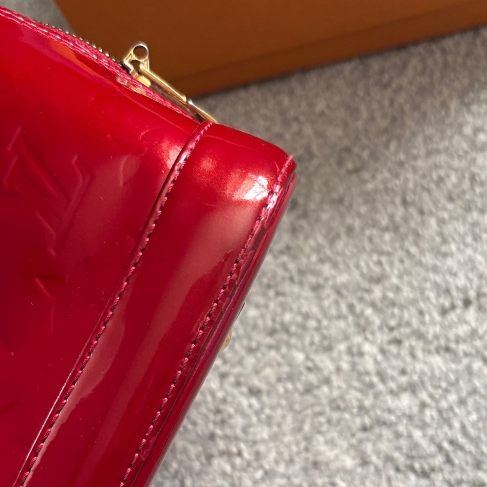 Louis Vuitton Alma BB Vernis Red - Picture 4 of 9